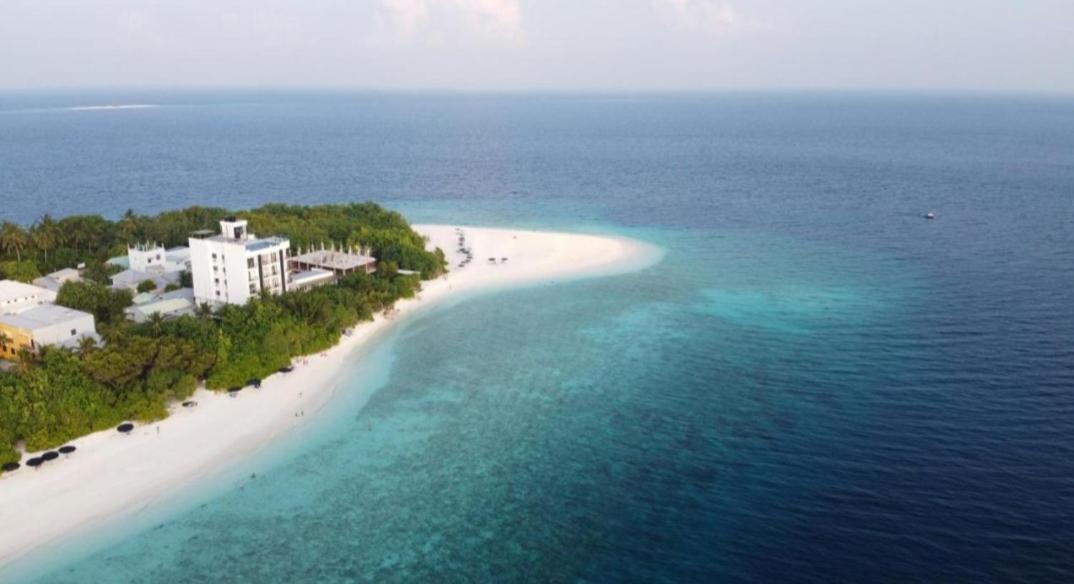 Ukulhas Villa Oceanview Hotel & Spa Exterior photo